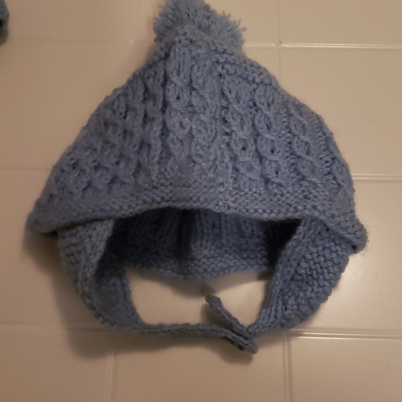 Handmade knitted infant sweater and hat - Picture 5 of 5